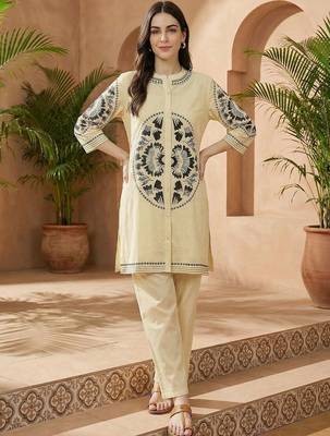 Women Embroidered Regular Thread Work Pure Cotton Kurta with Palazzos 3