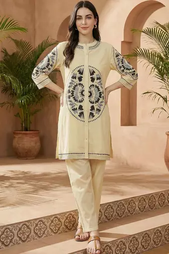 Women Embroidered Regular Thread Work Pure Cotton Kurta with Palazzos