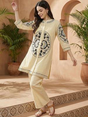 Women Embroidered Regular Thread Work Pure Cotton Kurta with Palazzos 6