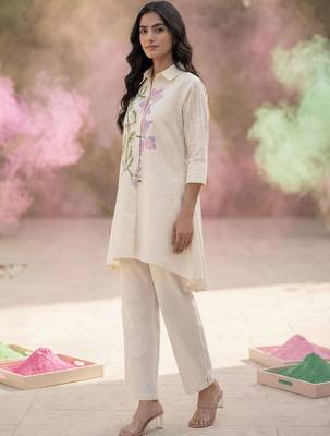 Women Floral Printed Regular Pure Cotton Kurta with Trousers 3