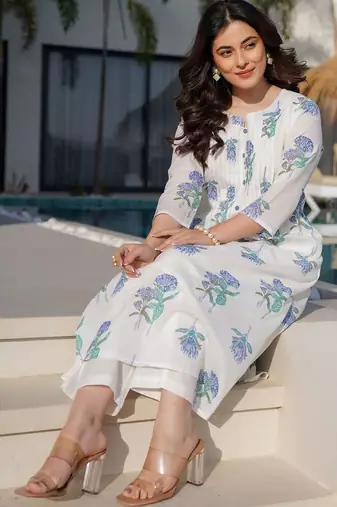 Women Floral Printed Panelled Pure Cotton Kurta with Trousers