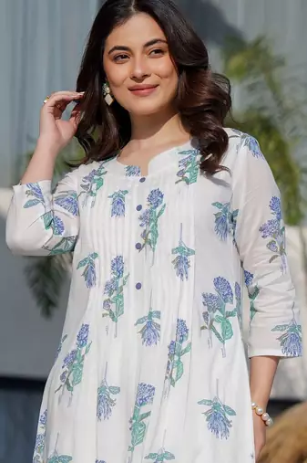 Women Floral Printed Panelled Pure Cotton Kurta with Trousers