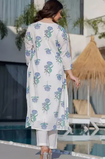 Women Floral Printed Panelled Pure Cotton Kurta with Trousers