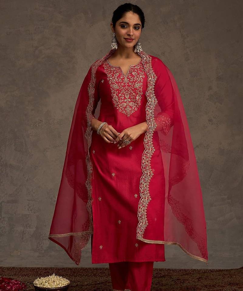 Women Ethnic Motifs Embroidered Regular Thread Work Liva Kurta with Trousers & With Dupatta
