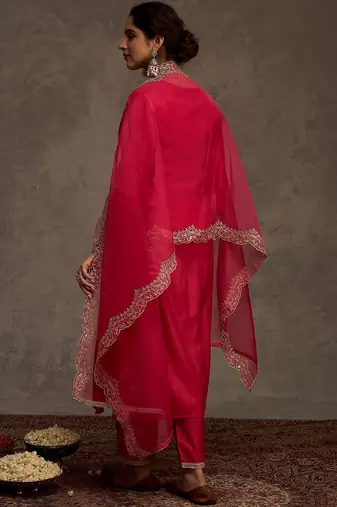 Women Ethnic Motifs Embroidered Regular Thread Work Liva Kurta with Trousers & With Dupatta