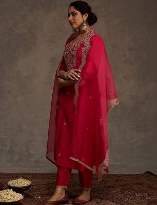 Women Ethnic Motifs Embroidered Regular Thread Work Liva Kurta with Trousers & With Dupatta 5