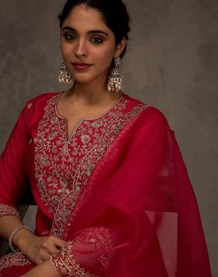 Women Ethnic Motifs Embroidered Regular Thread Work Liva Kurta with Trousers & With Dupatta 6