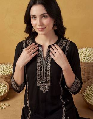 Women Ethnic Motifs Embroidered Regular Thread Work Kurta with Trousers & With Dupatta 3
