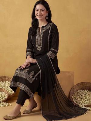 Women Ethnic Motifs Embroidered Regular Thread Work Kurta with Trousers & With Dupatta 5