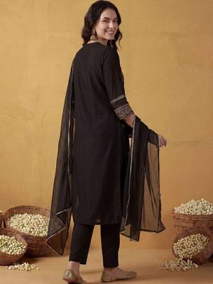 Women Ethnic Motifs Embroidered Regular Thread Work Kurta with Trousers & With Dupatta 6