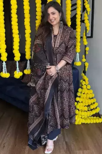 Rich black shade detailed with intricate traditional prints and motifs Kurta and pant and dupatta 