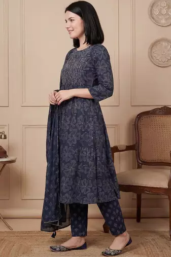 Women Ethnic Motifs Printed Regular Beads and Stones Pure Cotton Kurta with Trousers & With Dupatta