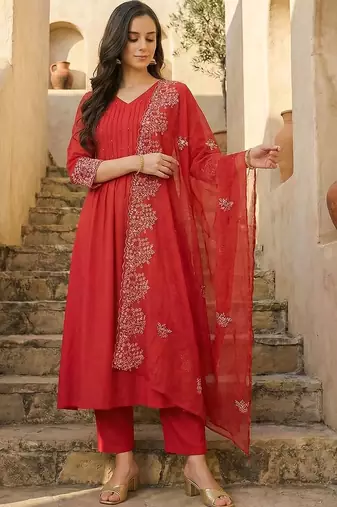 Women Ethnic Motifs Regular Thread Work Kurta with Trousers & With Dupatta