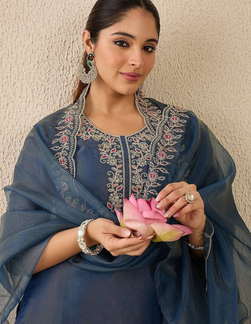 Ethnic Motifs Embroidered Thread Work Liva Straight Kurta With Trousers & Dupatta
