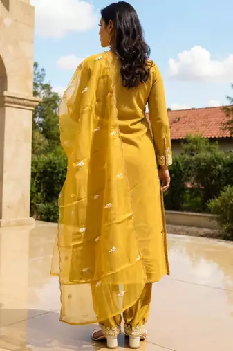 Women Ethnic Motifs Embroidered Regular Kurta with Trousers & Dupatta