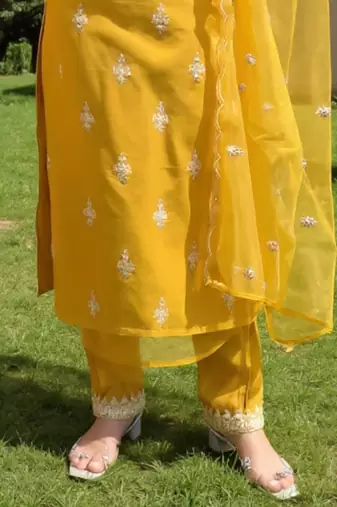 Women Ethnic Motifs Embroidered Regular Kurta with Trousers & Dupatta