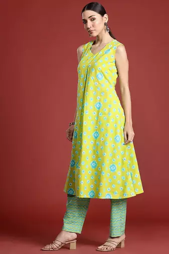 Bandhani Printed Pure Cotton Kurta with Trousers