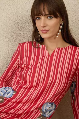 Women Solid V-Neck Regular Kurta with Trousers
