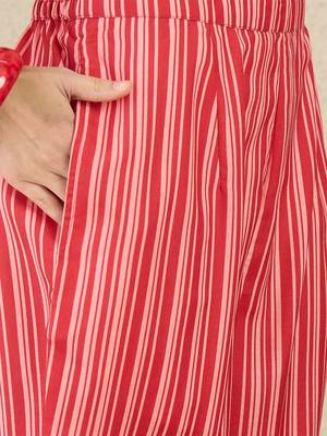 Women Solid V-Neck Regular Kurta with Trousers 4
