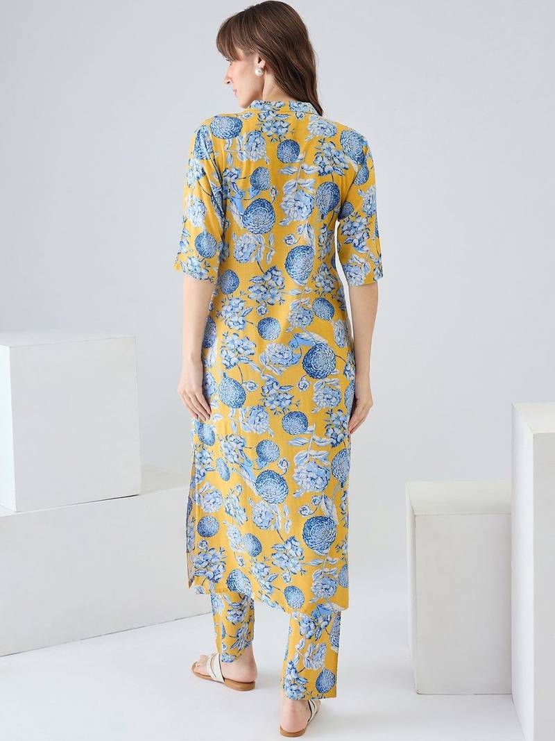 Women Floral Printed Regular Kurta with Trousers