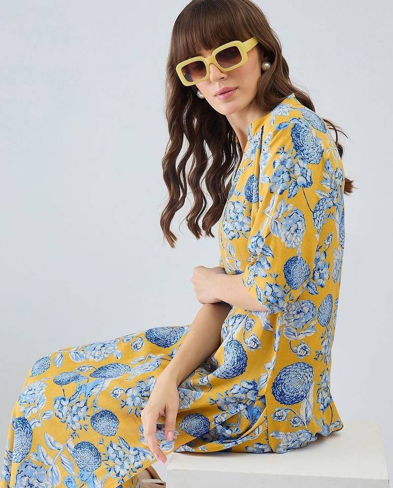 Women Floral Printed Regular Kurta with Trousers