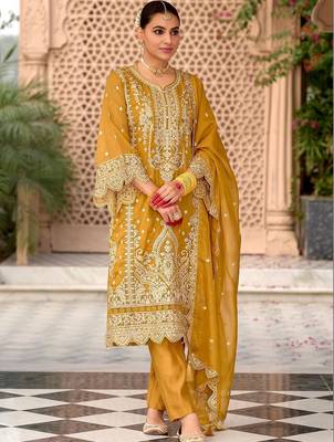 Women Ethnic Motifs Embroidered Regular Thread Work Kurta With Trousers & Dupatta 3