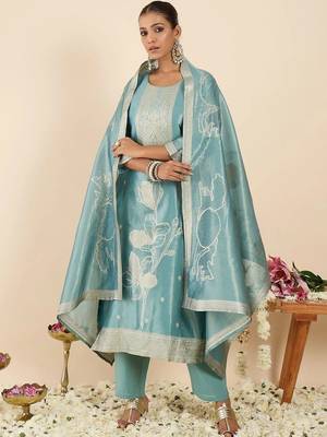 Women Ethnic Motifs Regular Kurta with Trousers & With Dupatta 1