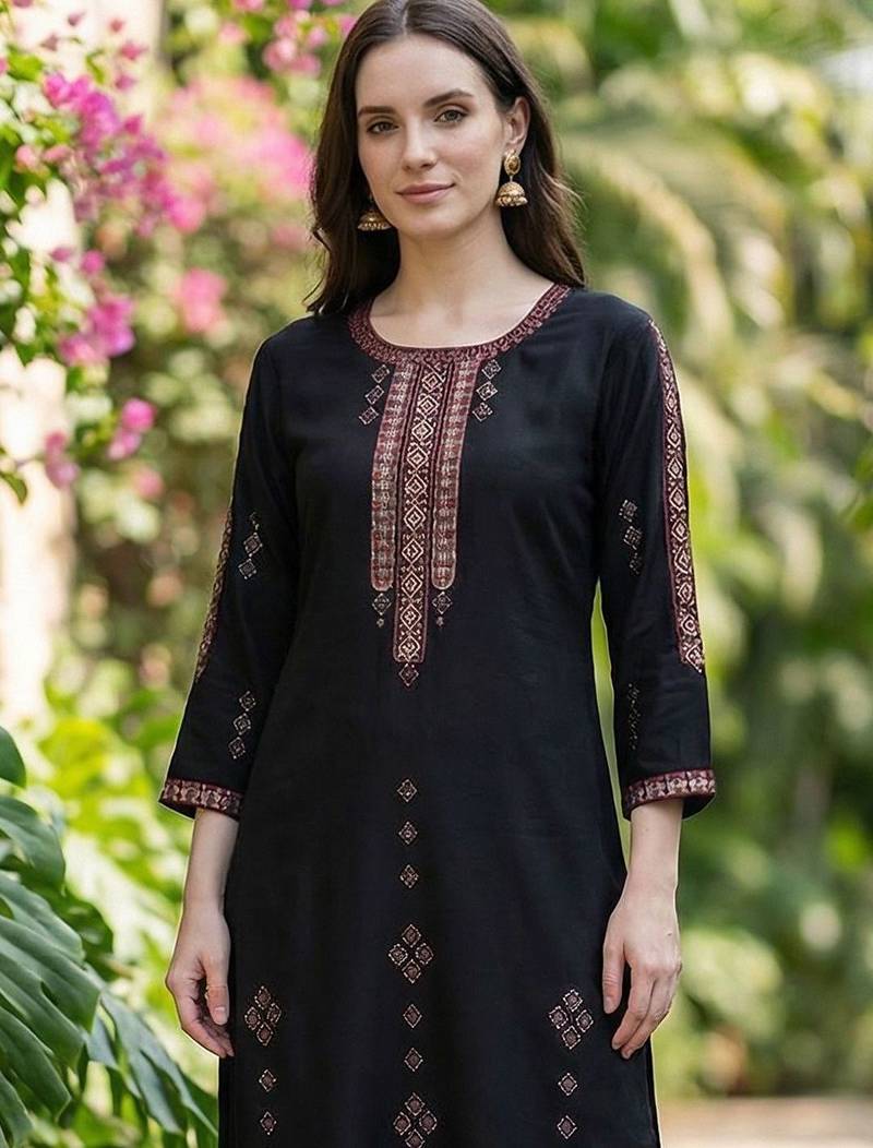 Women Ethnic Motifs Embroidered Regular Thread Work Kurta with Trousers