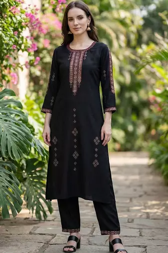 Women Ethnic Motifs Embroidered Regular Thread Work Kurta with Trousers