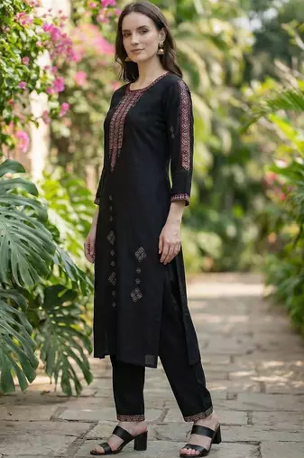 Women Ethnic Motifs Embroidered Regular Thread Work Kurta with Trousers