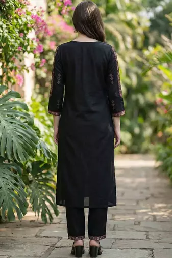 Women Ethnic Motifs Embroidered Regular Thread Work Kurta with Trousers