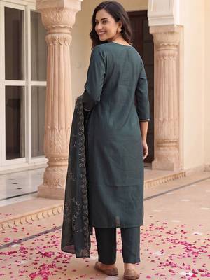 Women Ethnic Motifs Embroidered Regular Thread Work Kurta with Trousers & With Dupatta 4