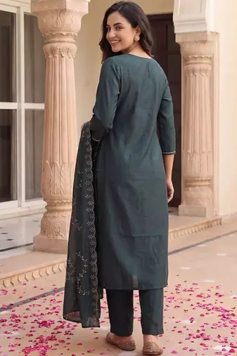 Women Ethnic Motifs Embroidered Regular Thread Work Kurta with Trousers & With Dupatta