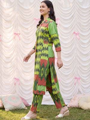 Women Printed Regular Pure Cotton Kurta with Trousers 3