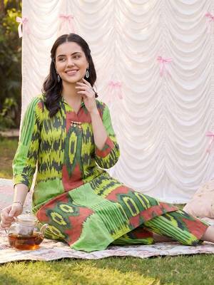 Women Printed Regular Pure Cotton Kurta with Trousers 5