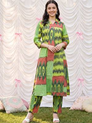 Women Printed Regular Pure Cotton Kurta with Trousers 6