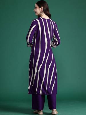 Women Printed Regular Thread Work Kurta with Palazzos 5