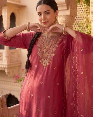 Women Ethnic Motifs Embroidered Regular Thread Work Kurta with Trousers & Dupatta 3