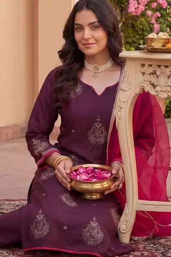 Women Ethnic Motifs Embroidered Regular Thread Work Liva Kurta with Trousers & With Dupatta