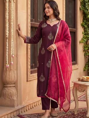 Women Ethnic Motifs Printed Regular Liva Kurta with Trousers & With Dupatta 3