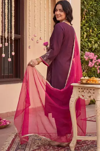 Women Ethnic Motifs Printed Regular Liva Kurta with Trousers & With Dupatta
