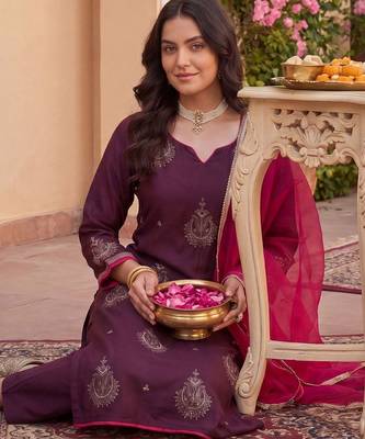 Women Ethnic Motifs Printed Regular Liva Kurta with Trousers & With Dupatta 5