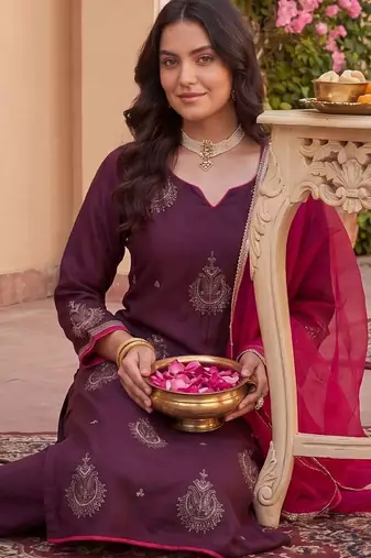 Women Ethnic Motifs Printed Regular Liva Kurta with Trousers & With Dupatta
