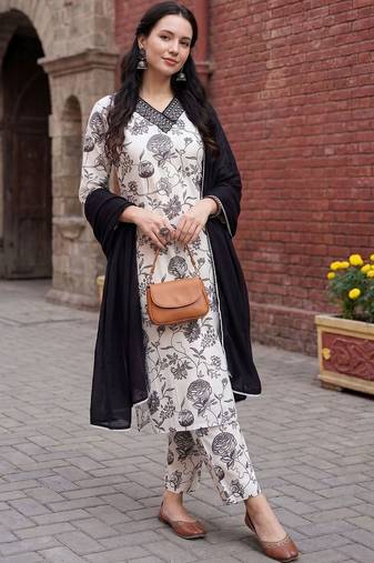 Women Floral Printed Regular Thread Work Pure Cotton Kurta with Trousers & With Dupatta