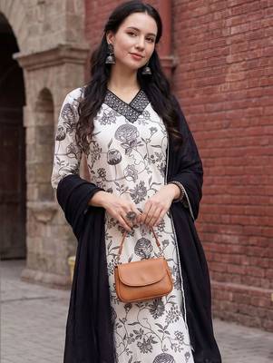 Women Floral Printed Regular Thread Work Pure Cotton Kurta with Trousers & With Dupatta 3