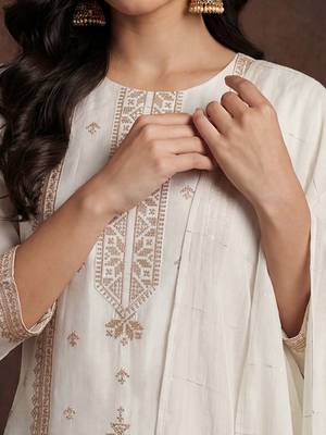 Women Ethnic Motifs Embroidered Regular Sequinned Kurta with Trousers & With Dupatta 2