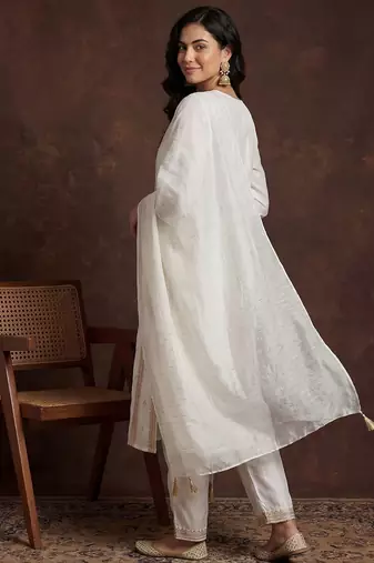 Women Ethnic Motifs Embroidered Regular Sequinned Kurta with Trousers & With Dupatta