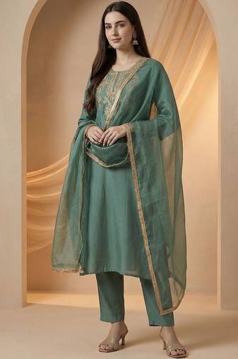 Women Ethnic Motifs Embroidered Regular Kurta with Trousers & With Dupatta