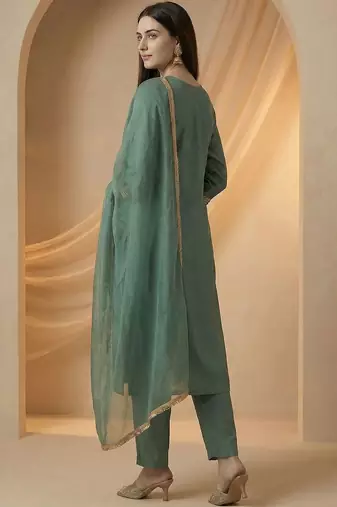 Women Ethnic Motifs Embroidered Regular Kurta with Trousers & With Dupatta