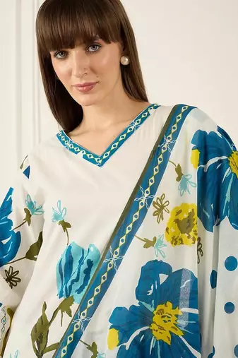 Women Floral Printed Regular Pure Cotton Kurta with Trousers & With Dupatta